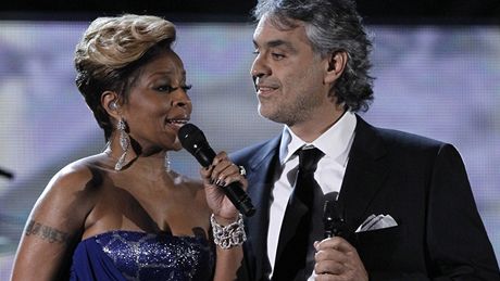 Grammy za rok 2009  Mary J. Blige a Andrea Bocelli  Los Angeles, 31. ledna...