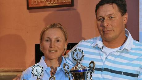Veronika Fenclová a Michael Maier byli v pražském Yacht Clubu CERE vyhlášeni nejlepšími českými jachtaři roku 2009. Veronika Fenclová a Michael Maier byli v pražském Yacht Clubu CERE vyhlášeni nejlepšími českými jachtaři roku 2009.