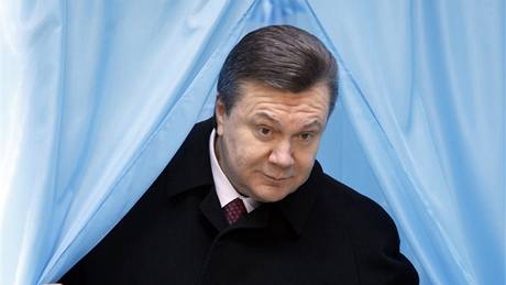 K volbám u dorazil i prezidentský kandidát Viktor Janukovy (7. února 2009)