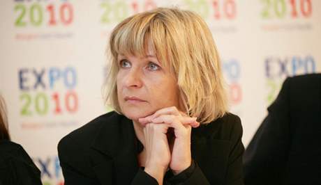 Lenka Lindaurov, jedna z kurtorek, kter pracovaly pro plovu galerii, a tak autorka ideov koncepce eskho pavilonu pro EXPO 2010