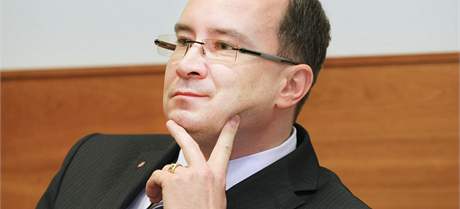 Pedseda Dlnické strany Tomá Vandas u Nejvyího správního soudu v Brn. (17. února 2010)