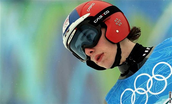 SKVLÝ NÁVRAT. Skokan na lyích Antonín Hájek doletl na velkém olympijském mstku pro sedmé místo.