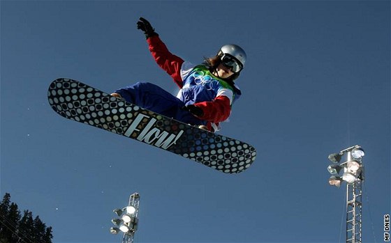 árka Panochová má zdatnou nástupkyni, juniorské zlato vybojovala v nedli ve snowboardcrossu dalí eka Eva Samková.