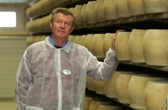 Litovelská sýrárna Orrero, které éfuje Augustin Gec (na snímku), vyrobí ron est tisíc tun "parmazánu".