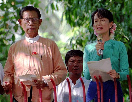 Tin U a Su ij na archivním snímku z roku 1996.