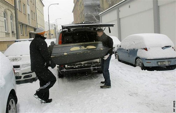 Dvojnásobná vrada v Komenského ulici v eských Budjovicích. (11. února 2010)