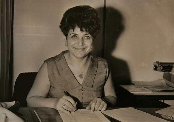 Erika Bezdíková na tiskovém stedisku BVV v roce 1967.
