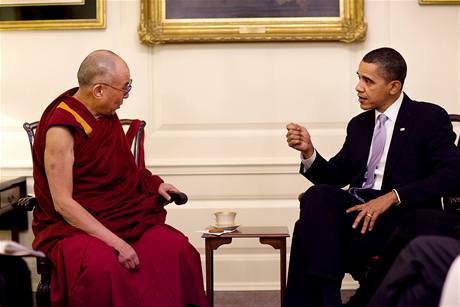 Oficiln fotografie Blho domu ze setkn Baracka Obamy s dalajlamou (18. nora 2010)
