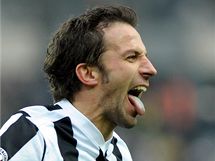 Útoník Alessandro del Piero z Juventusu se raduje z gólu