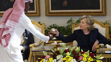 Americká ministryn zahranií Hillary Clintonová pi návtv Saúdské Arábie jednala s králem Abdalláhem. (15. února 2009)