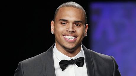 Chris Brown na pehlídce pro Haiti, která byla zárove poctou zesnulému