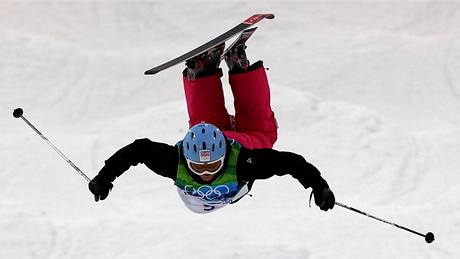 Nikola Sudová skoila v olympijském finále salto, ale pokazila dopad.