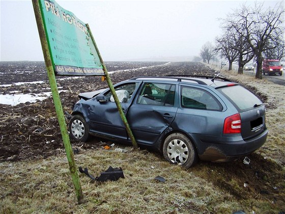 Pi nehod dvou osobních aut u lapanic v okrese Brno-venkov bylo zranno est lidí