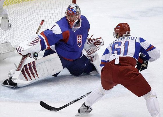 Jaroslav Halák v brance slovenské reprezentace v utkání proti Rusku.