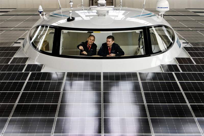 Nejvtí plavidlo se solárním pohonem na svt bylo odhaleno v nmeckých lodnicích v Kielu. (25. února 2010)