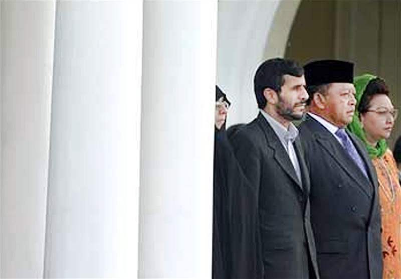 Azam al-Sadat Farahiová se svým manelem Mahmúdem Ahmadíneádem