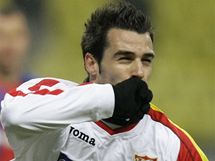 Alvaro Negredo z FC Sevilla slav gl v osmifinle Ligy mistr.