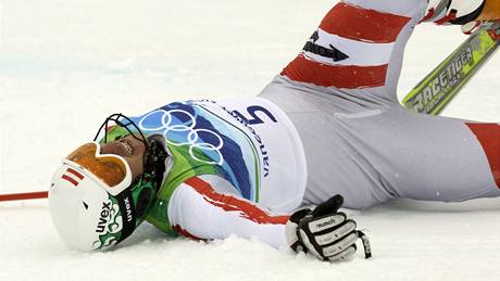Rakuan Manfred Pranger spadl v prbhu závodu slalomu na ZOH ve Vancouveru.