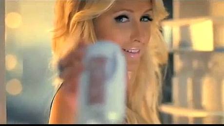 Paris Hiltonová v reklam na pivo 