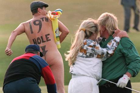 Streakers (nahi) na golfu - finle British Open 1995 v St Andrews.