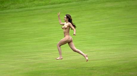 Streakers (nahi) na golfu - finle British Open 2000 v St Andrews.