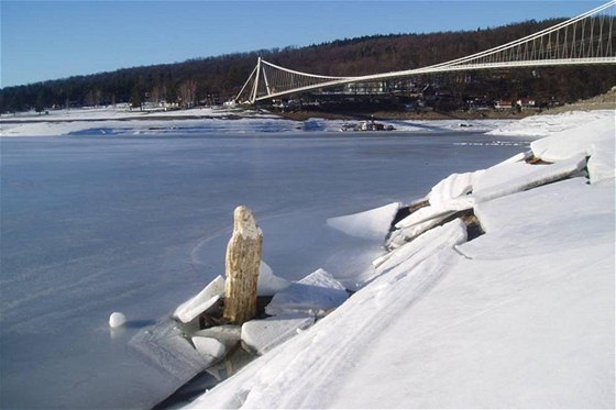 Socha madony, která se vynoila z Vranovské pehrady