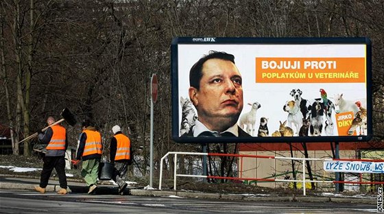 Billboard parodující pedvolební plakáty SSD s Jiím Paroubkem.