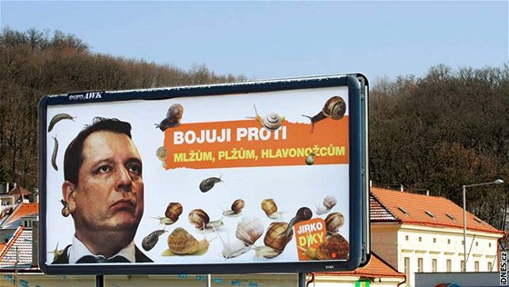 Billboard parodující pedvolební plakáty Jiího Paroubka.