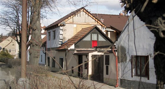 Domek v Kamenném Most na Kladensku, který si ml policista Zdenk Baný postavit z penz pro informátory.
