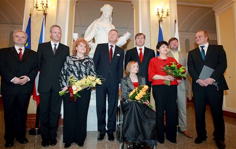 Michael Kocb (prvn zprava) jako ministr pro lidsk prva ve vld Mirka Topolnka. (23. ledna 2009)