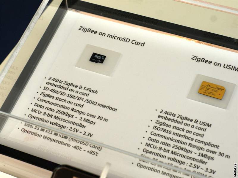 Speciální microSD karta operátora SK Telecom na veletrhu v Barcelon