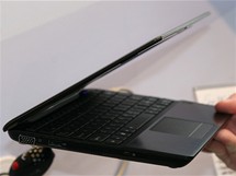 Netbook Asus 1018P s USB 3.0 a kovovm kabtem 