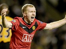 100. GL. Paul Scholes, zlonk Manchesteru United, oslavuje svoji jubilejn trefu. Dal svj st gl  v Premier League.