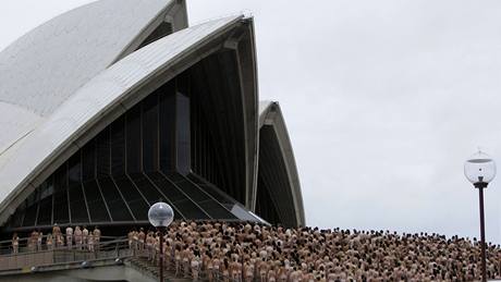 Dobrovolníci pózovali nazí ped slavnou budovou Opery v Sydney