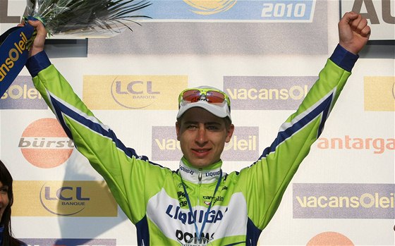 Peter Sagan se raduje z etapového triumfu v závod Paí - Nice