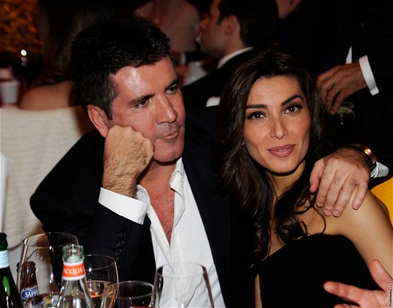 Simon Cowell a Mezhgan Hussainy