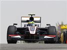 SENNA SE VRAC. V prvnm trninku GP Bahrajnu absolvovali svou premiru ve formuli 1 Bruno Senna i tm Hispania Racing.