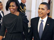 Manel Obamovi pichzej na ceremonii v Blm dom u pleitosti Dne en; Washington, 8. bezna 2010 