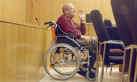 Nkdej nacista Heinrich Boere u soudu v nmeckch Cchch (23. bezna 2010)