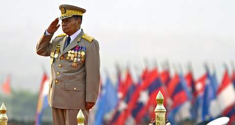 Vdce barmské vojenské junty Than we (27. bezna 2010)