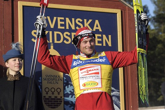 Petter Northug slaví vítzství ve finále Svtového poháru ve skiatlonu