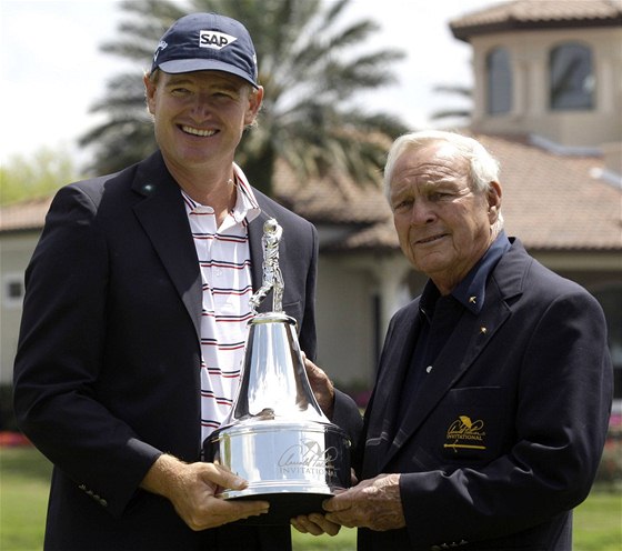 Ernie Els, vítz Arnold Palmer Invitational 2010, a hostitel turnaje A. Palmer.