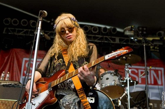 Courtney Love vystoupila s kapelou Hole 19. bezna 2010 na festivalu Souoth by Southwest v texaském Austinu