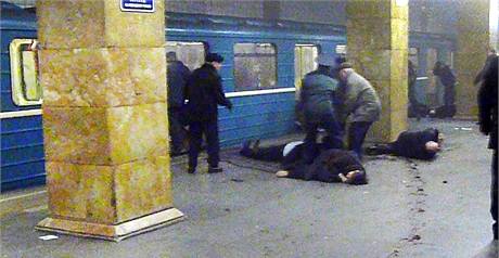 Obti vbuchu v moskevskm metru. (29. bezna 2010)