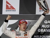 Jenson Button slav triumf ve Velk cen Austrlie. 