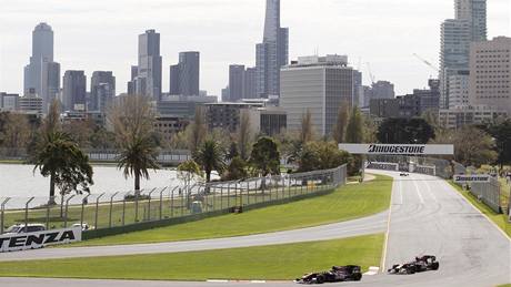 Duo Red Bullu Webber, Vettel v úvodním tréninku Velké ceny Austrálie.