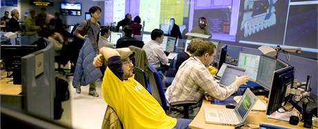 Vdci v Evropsk organizaci pro jadern vzkum (CERN) po simulaci Velkho tesku. (30. bezna 2010)