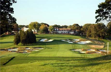 Golfov hit Bethpage Black Course.