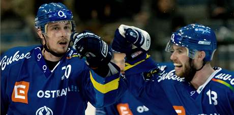 Budou se vítkovití hokejisté po tetím duelu s Pardubicemi konen radovat z výhry?