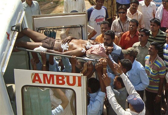 Maoisté napadli indické vojáky v dungli. Nejmén 72 mu zabili (6. dubna 2010)